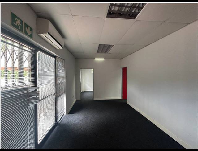 180M² OFFICE TO LET IN WESTVILLE